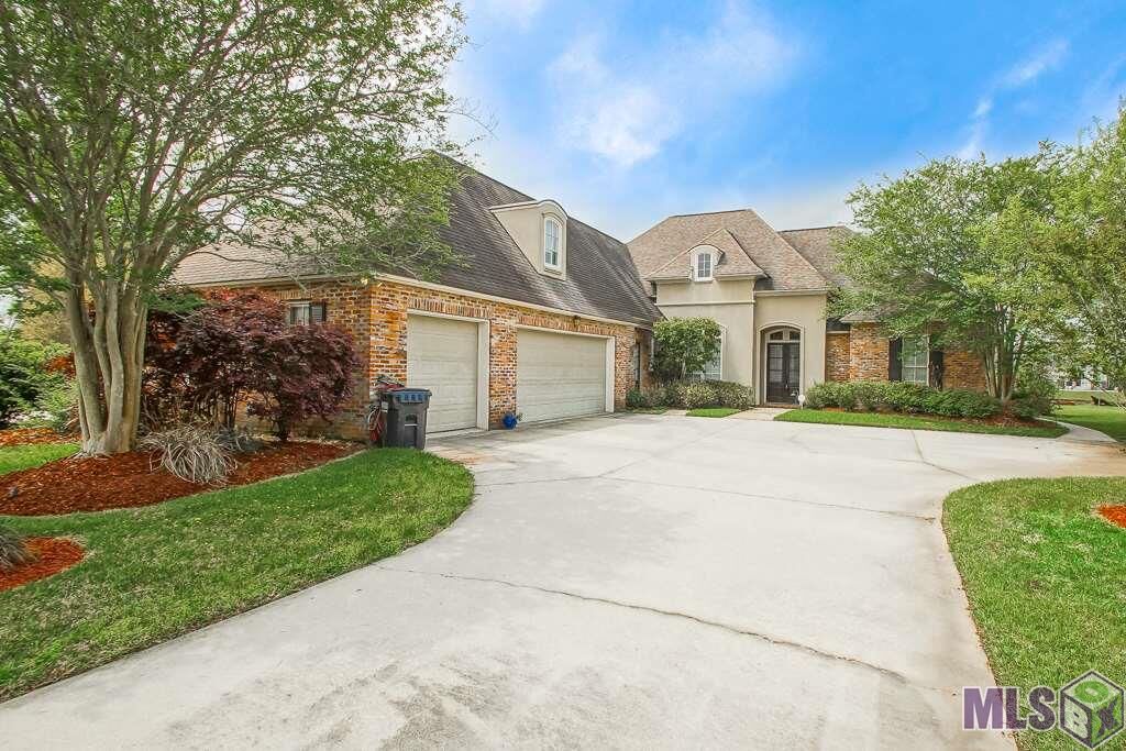 Property Photo:  13375 Cypress Lake Ave  LA 70737 