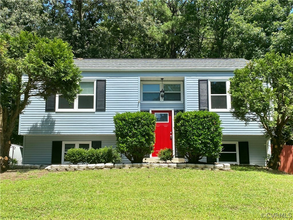 Property Photo:  9442 Lost Forest Drive  VA 23237 