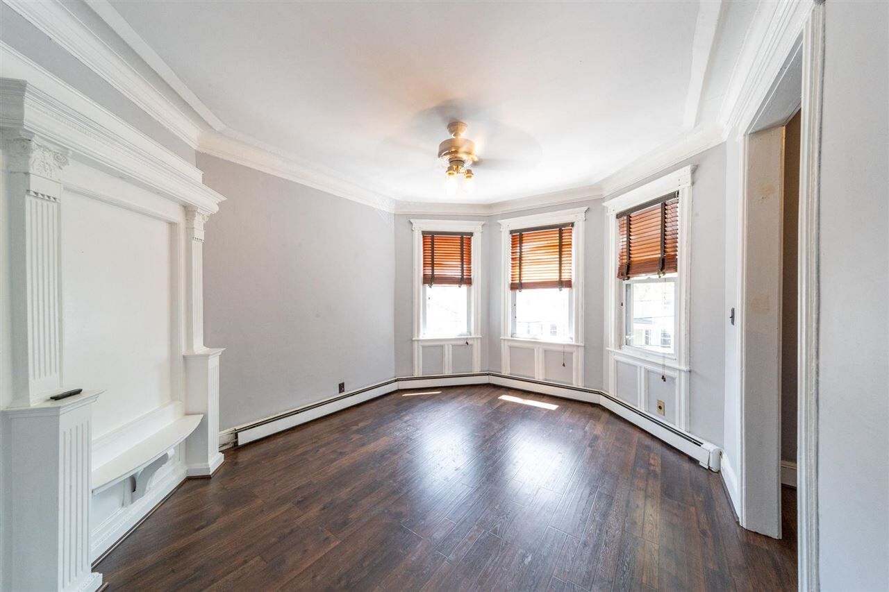 Property Photo:  216 Wegman Parkway 2  NJ 07305 