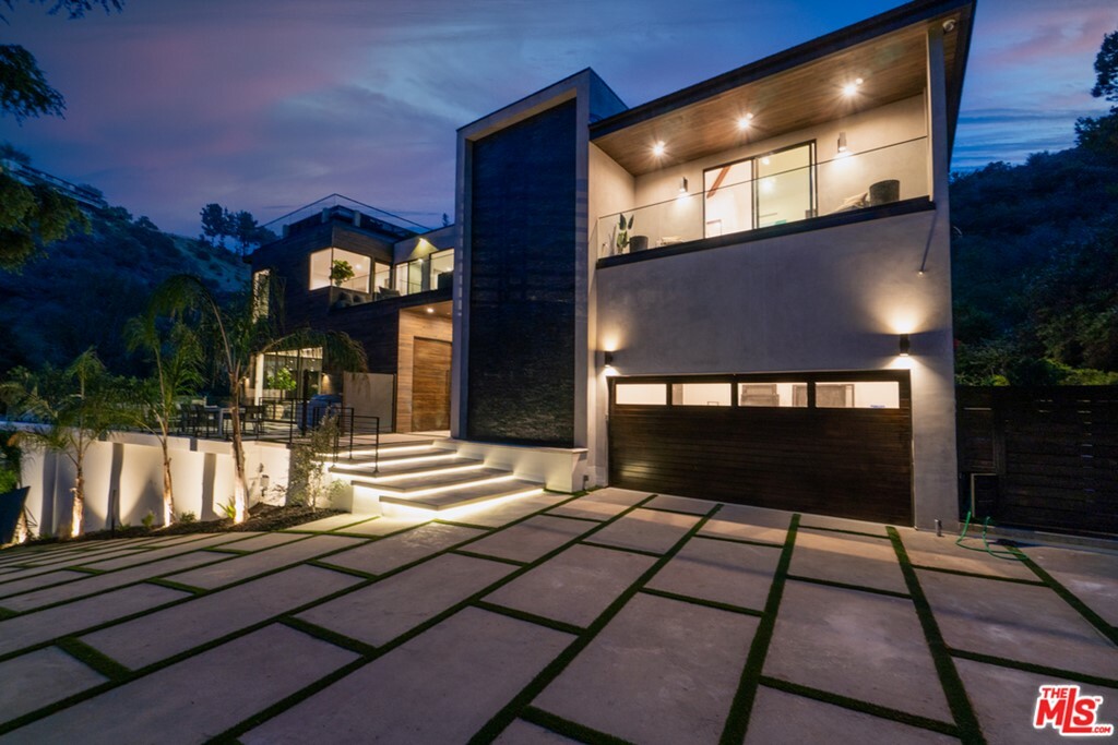 Property Photo: 2031 Roscomare Road CA 90077