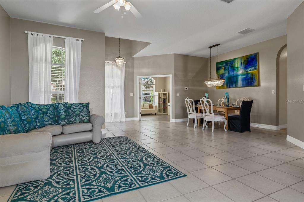 Property Photo:  8254 Lexington View Lane  FL 32835 