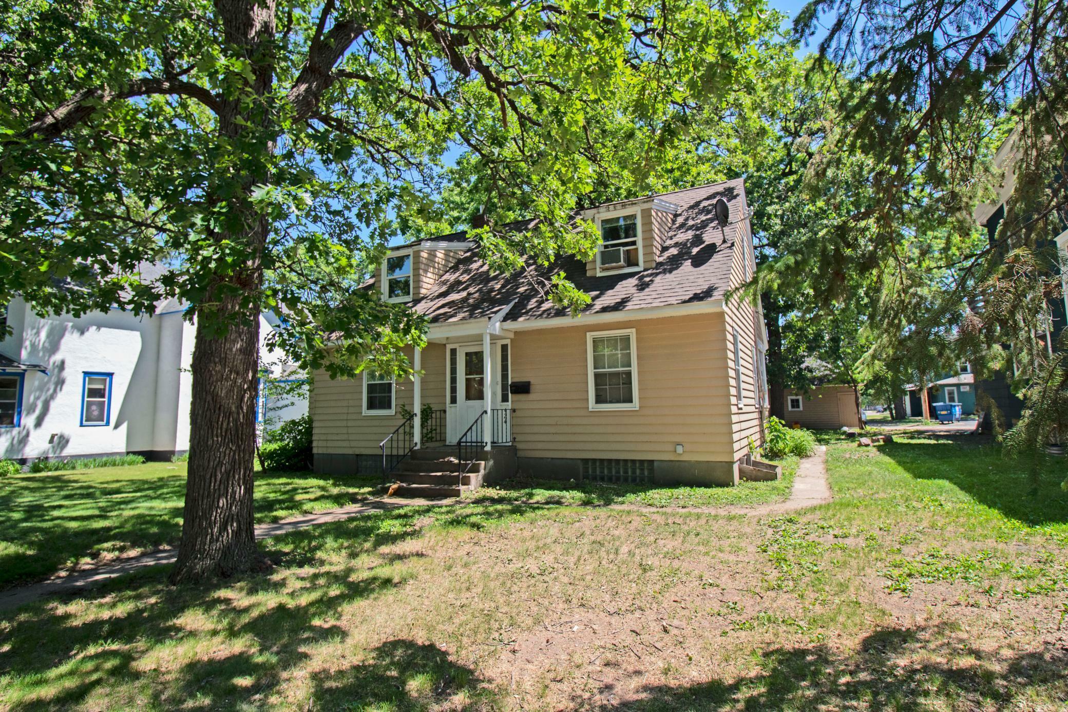 Property Photo:  424 6th Avenue S  MN 56301 