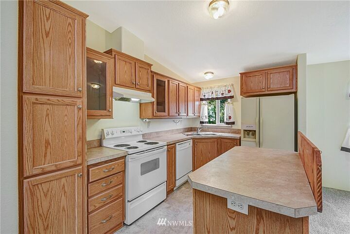 Property Photo:  200 W Grand Street  WA 98252 