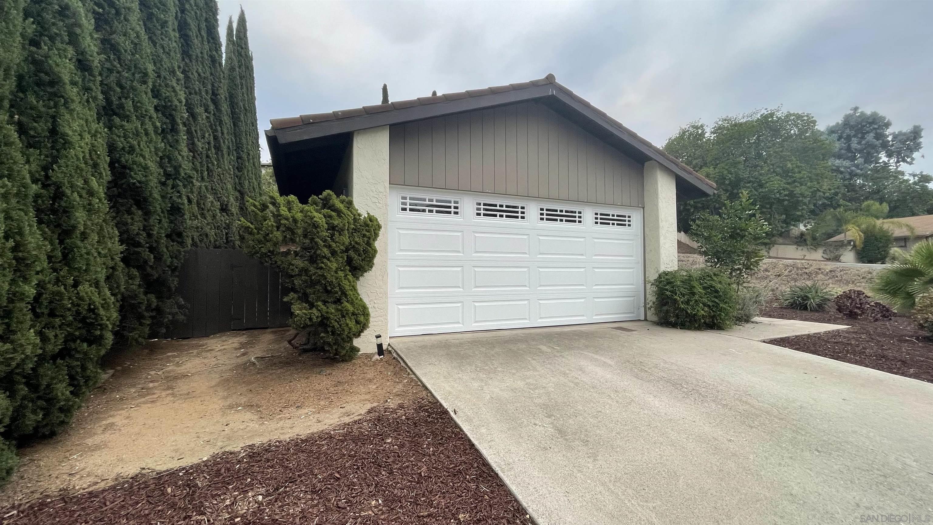 Property Photo: 11303 Capilla Rd CA 92127