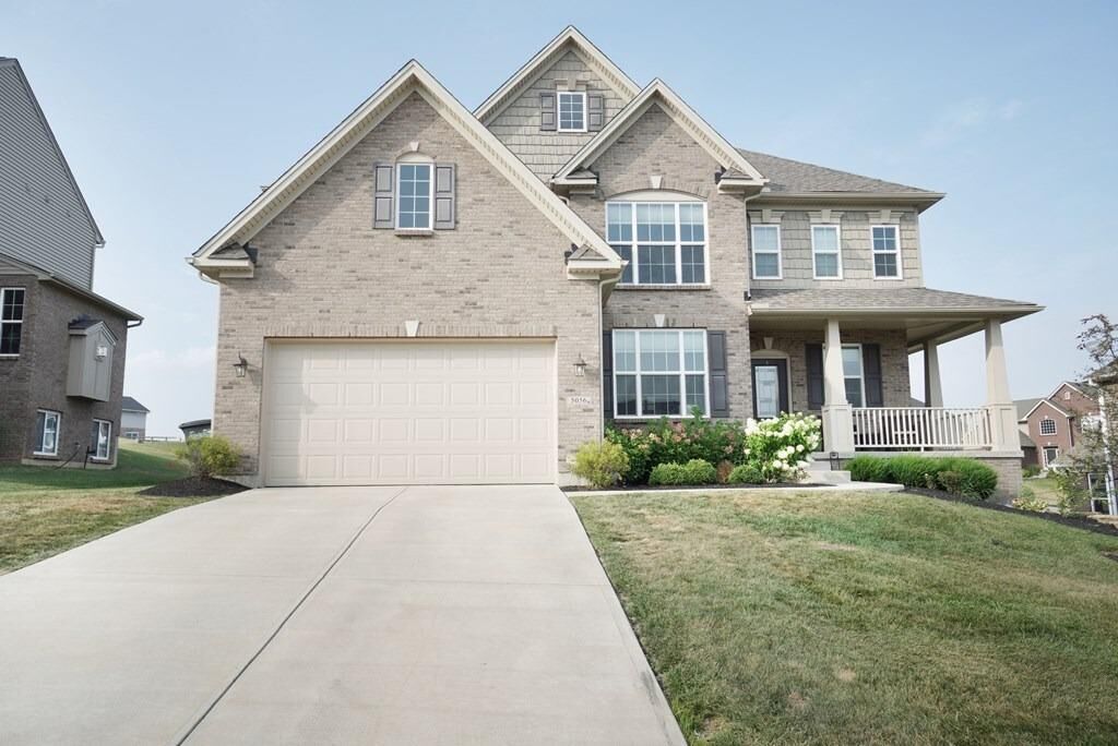 Property Photo:  5056 Elm Leaf Trl  OH 45011 