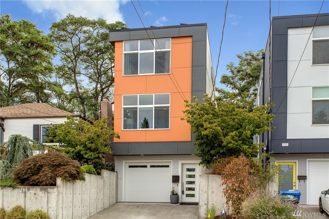 Property Photo: 9750 Densmore Ave N WA 98103