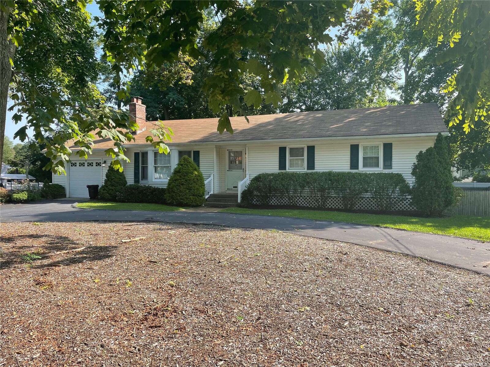 Property Photo:  235 N Country Road  NY 11764 