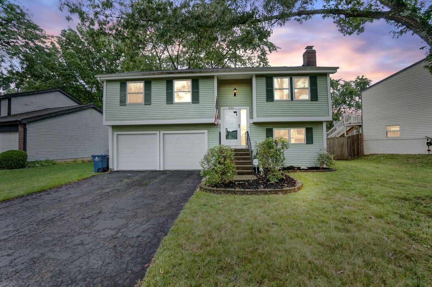 Property Photo:  924 Hartney Drive  OH 43230 