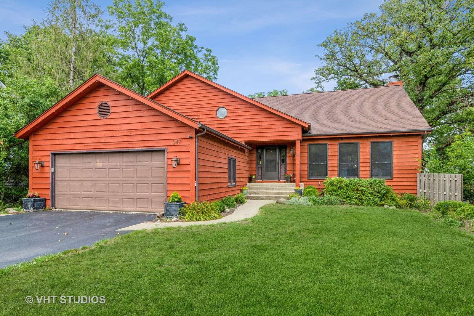 Property Photo:  347 Allison Court  IL 60030 