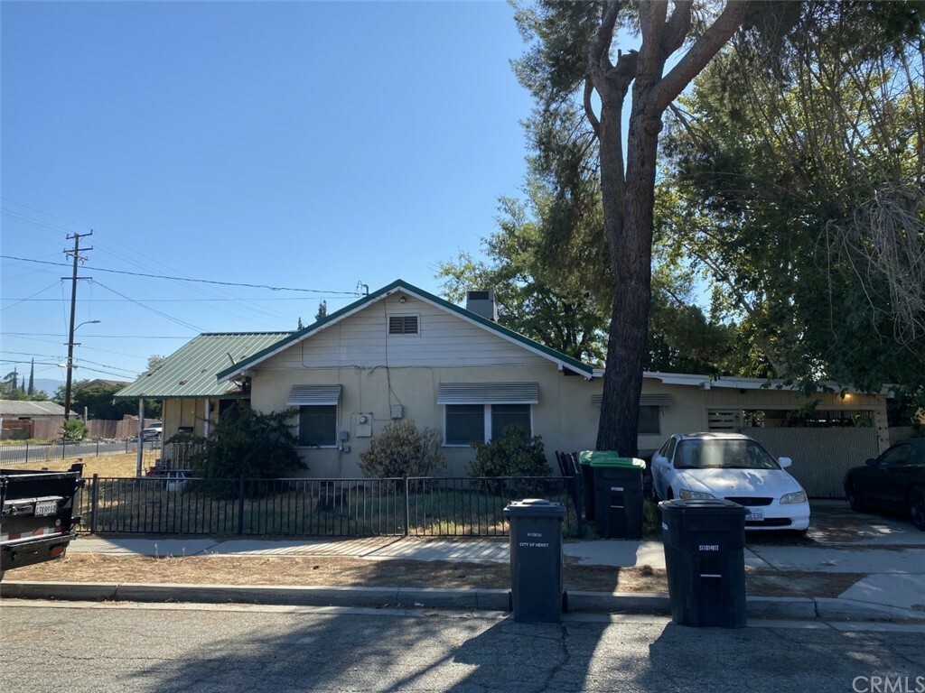 Property Photo:  205 E Mayberry Avenue  CA 92543 