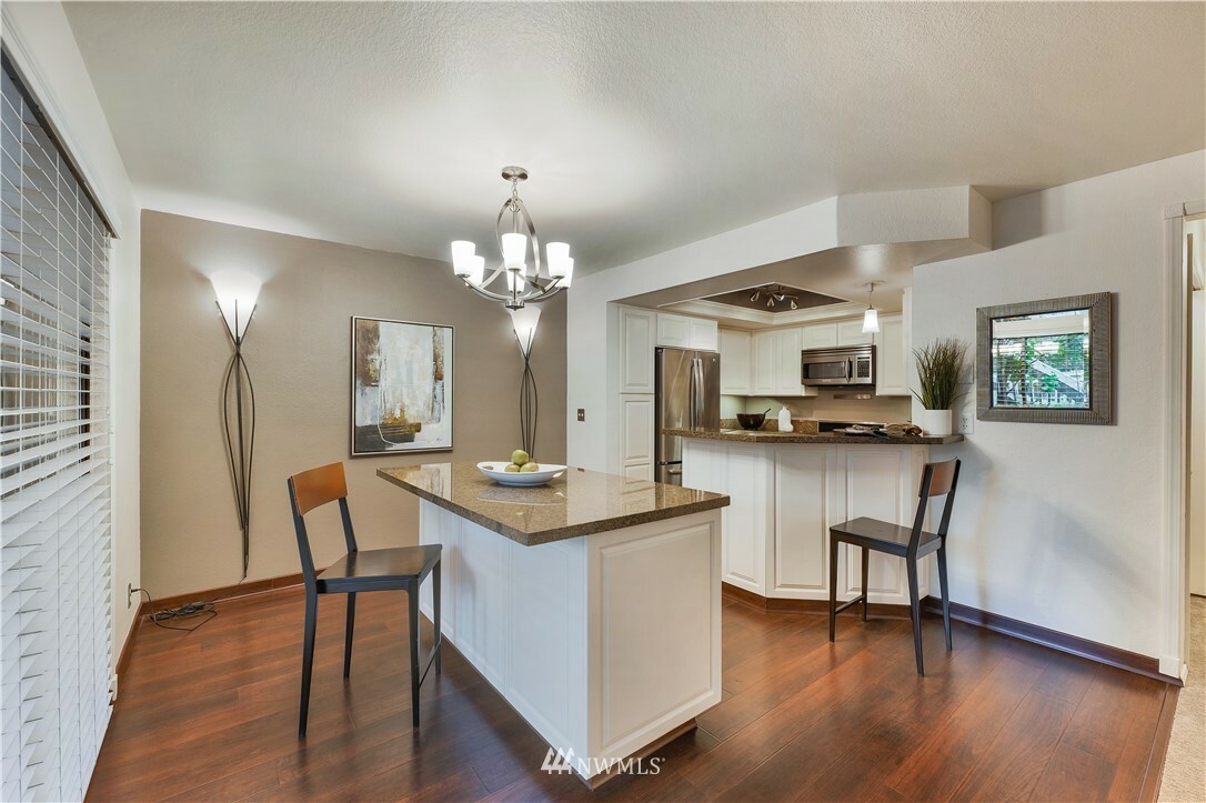 1276 Bellevue Way NE 5  Bellevue WA 98004 photo