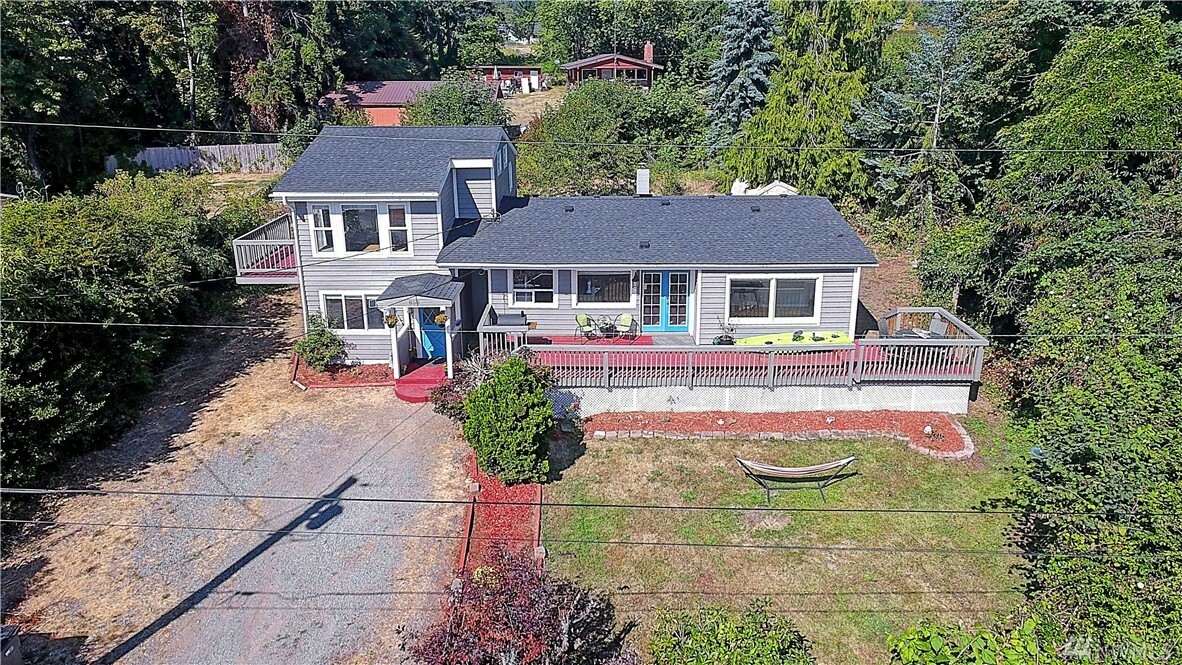 Property Photo:  858 Westview Ct  WA 98282 