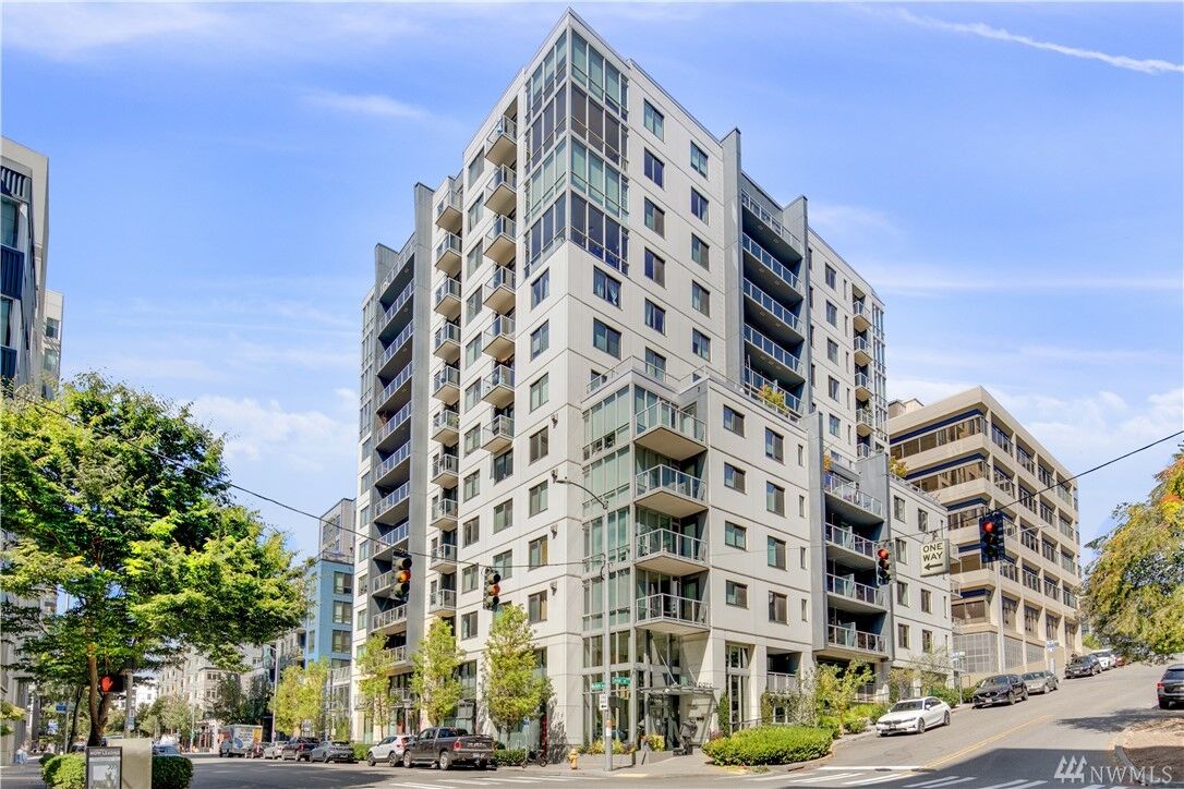 Property Photo:  76 Cedar St 809  WA 98121 