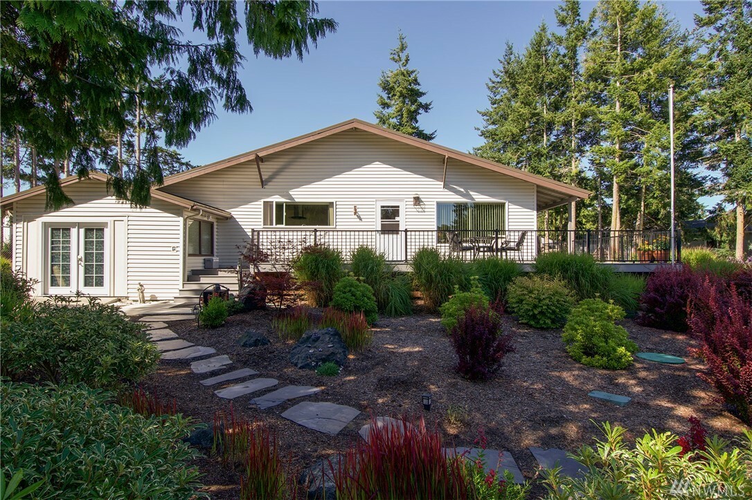 Property Photo:  101 West St  WA 98382 