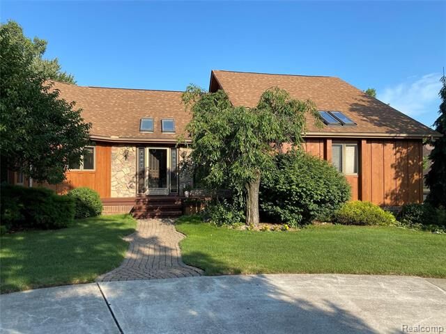 Property Photo:  68340 Glengarry Court  MI 48095 