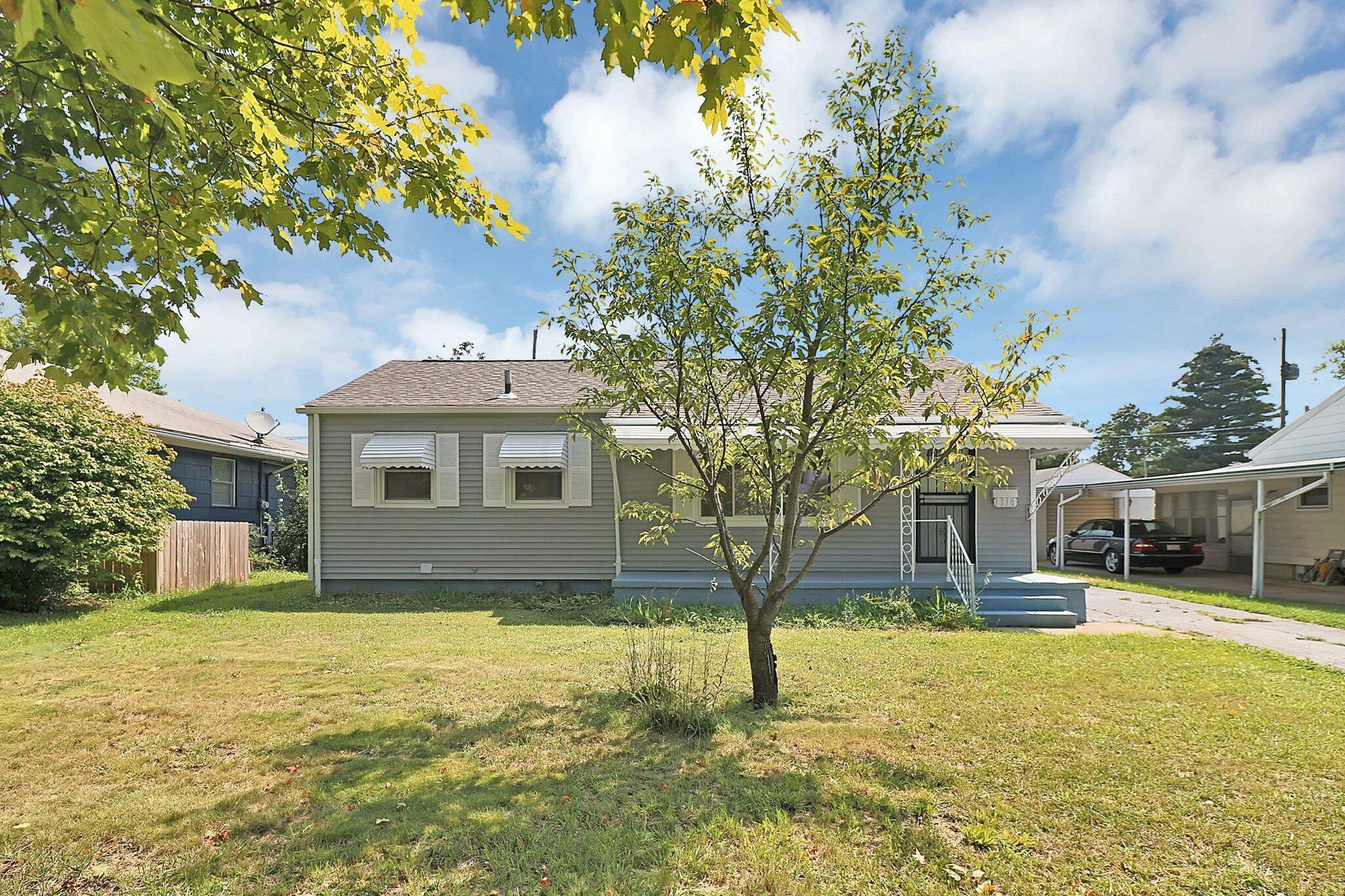 Property Photo: 1314 Maetzel Drive OH 43227