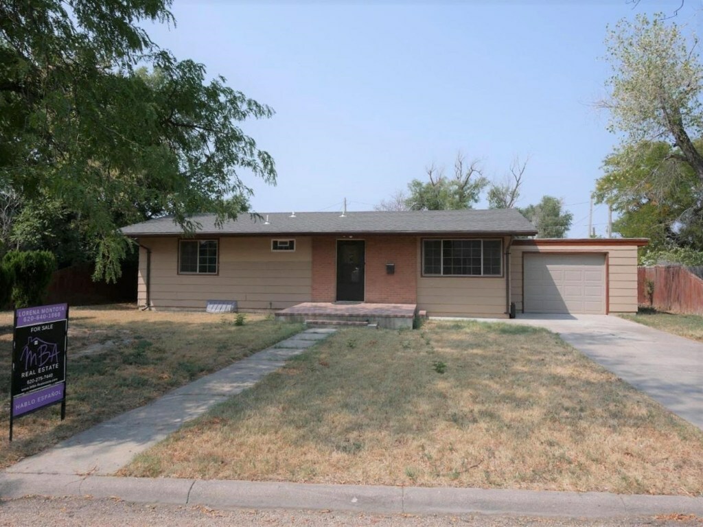 Property Photo:  1117 North 5th Street  KS 67846 