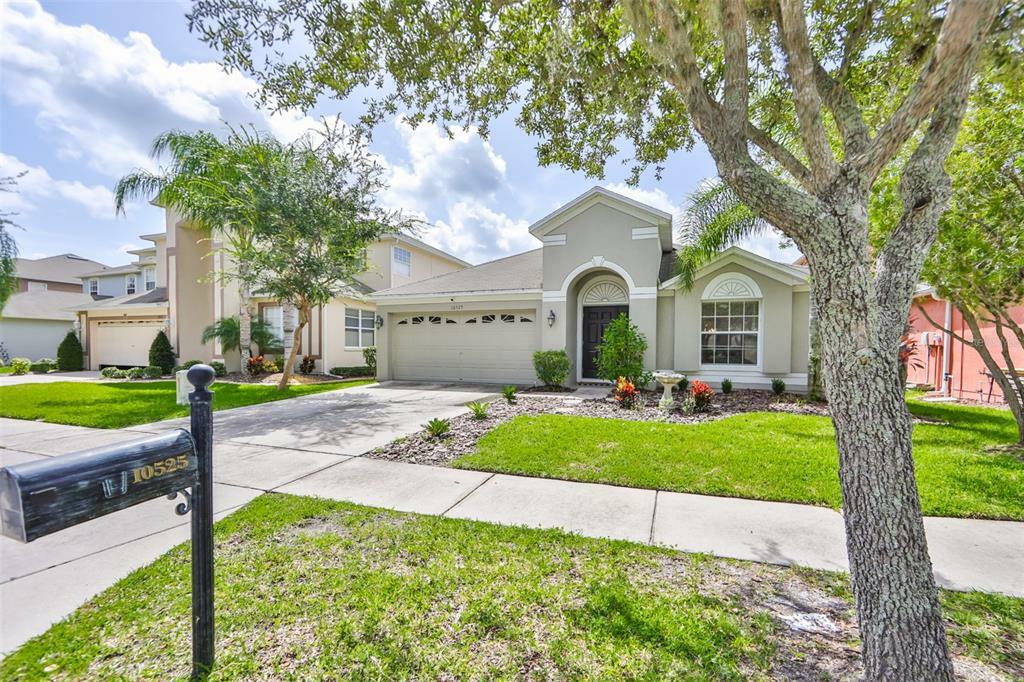 Property Photo:  10525 Coral Key Avenue  FL 33647 