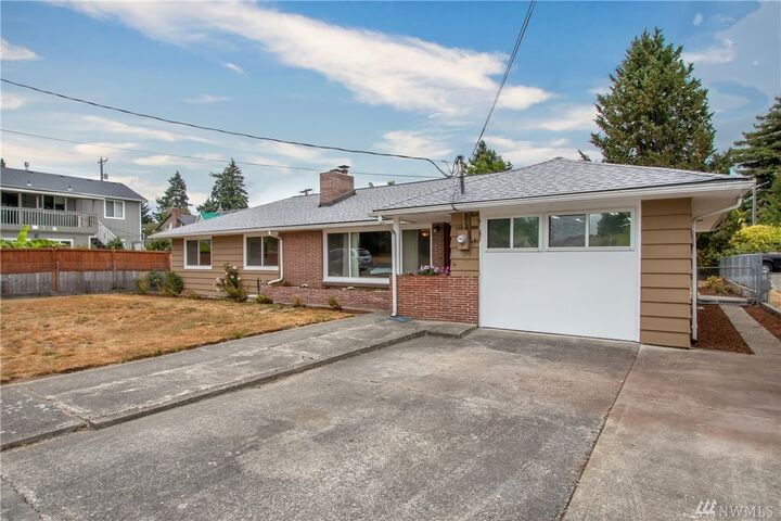 Property Photo:  6811 Yakima Ave  WA 98408 