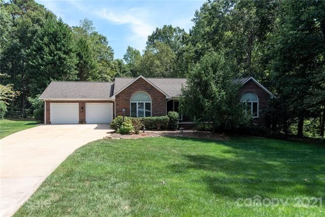 Property Photo: 1784 Dogwood Flower Lane NC 28092