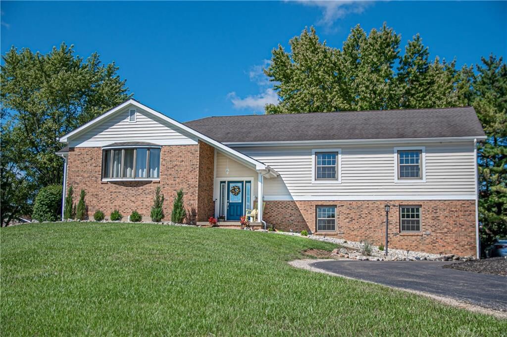 Property Photo: 1661 Tamara Trail OH 45385