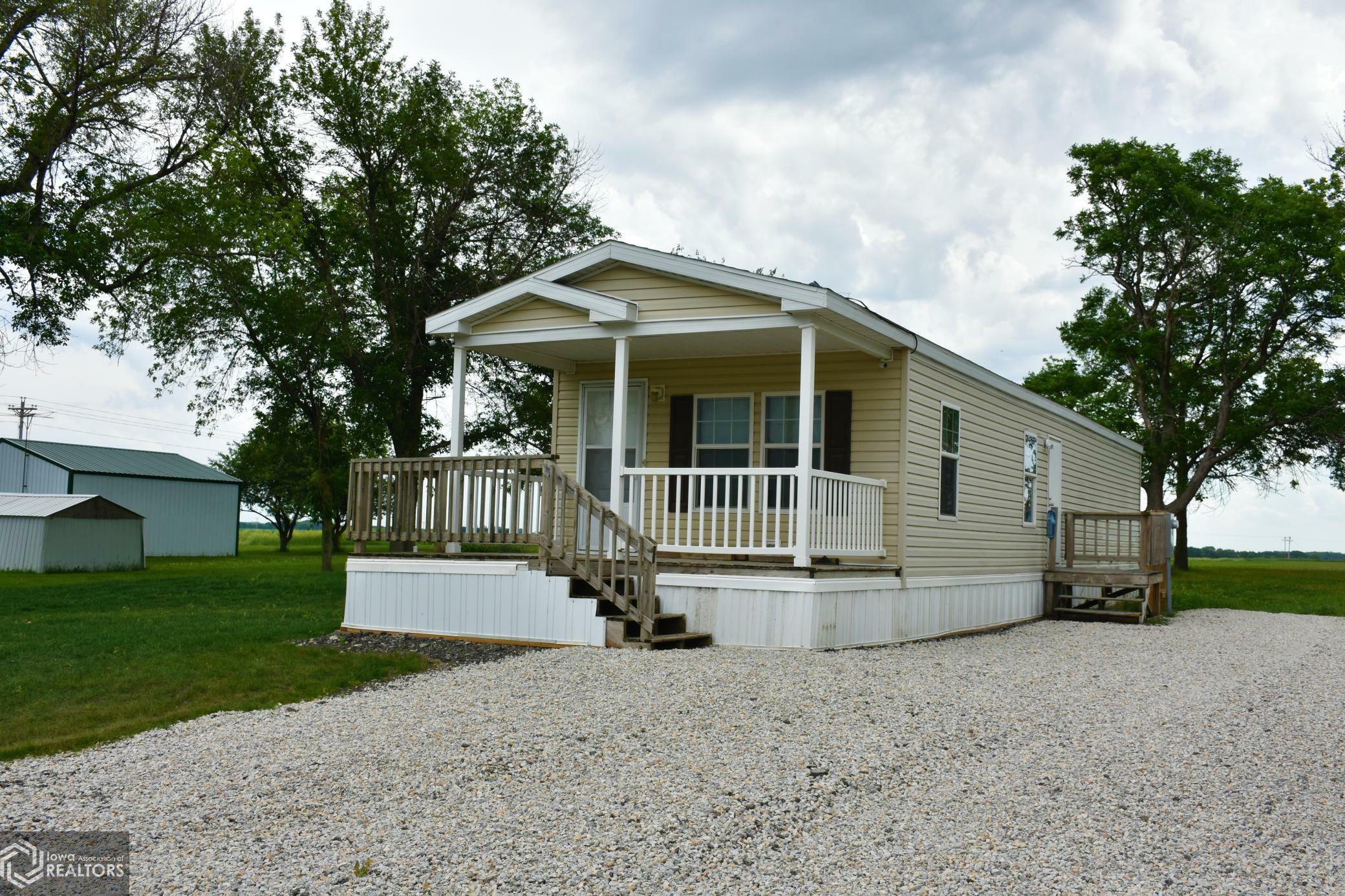 Property Photo:  104 East Street  IA 50006 