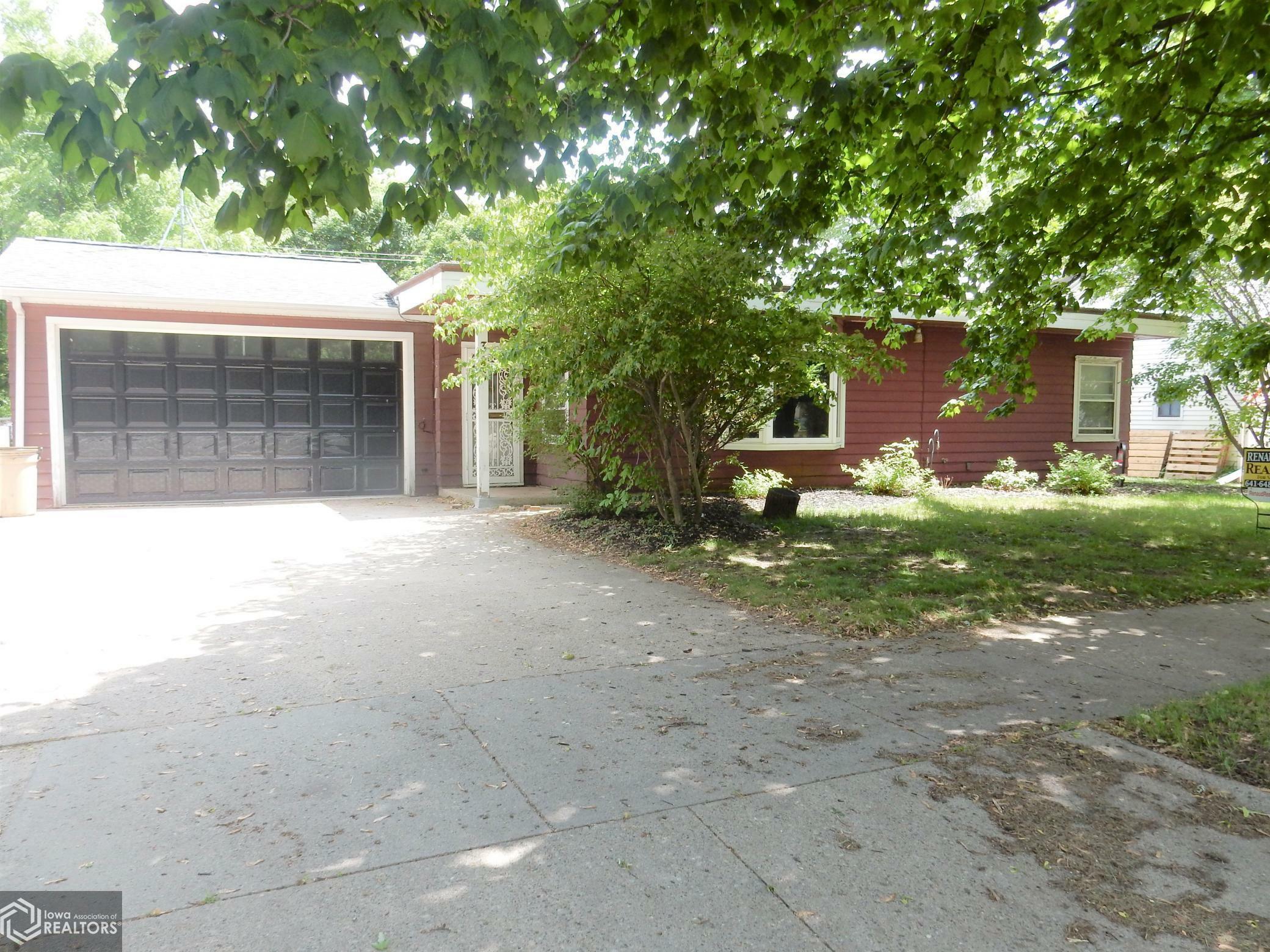 Property Photo:  326 Jason Avenue  IA 50126 