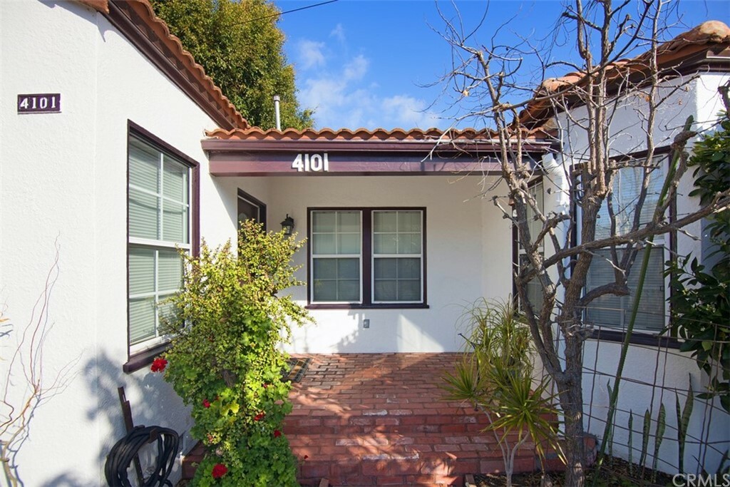 Property Photo:  4101 E 7th Street  CA 90804 