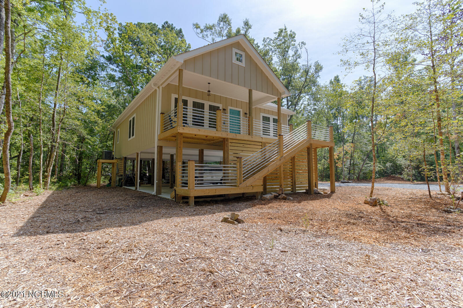 Property Photo: 1425 Seafarer Drive NC 28571