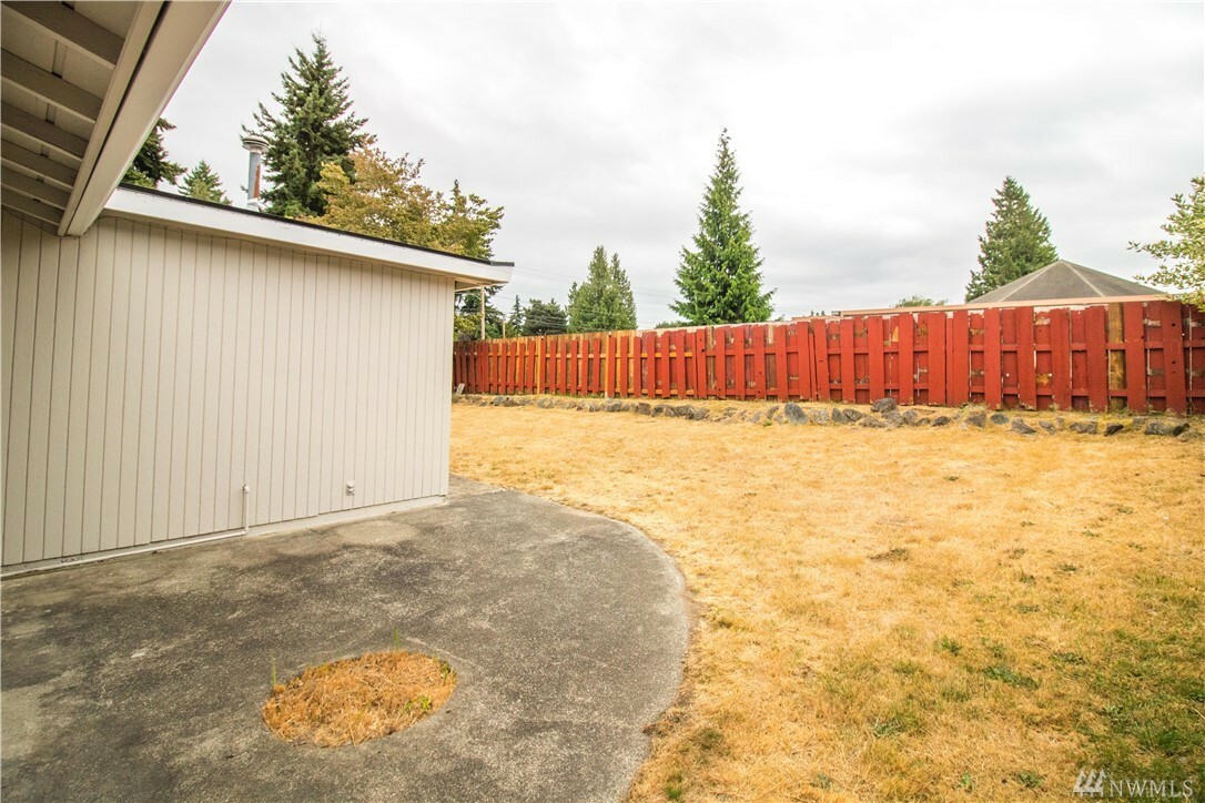 Property Photo:  4043 S 184th Place  WA 98188 