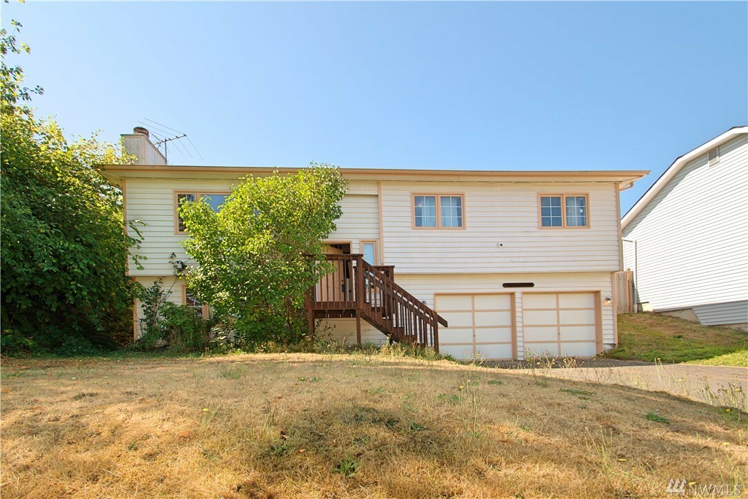 Property Photo:  20832 Poplar Wy  WA 98036 