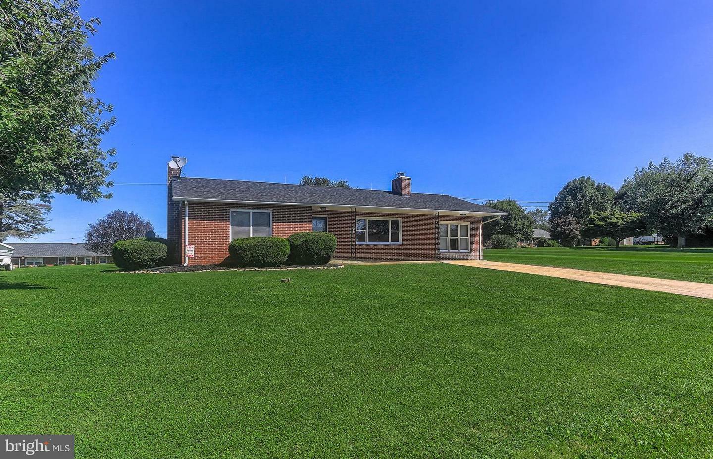 Property Photo:  33 Park Drive  PA 17321 