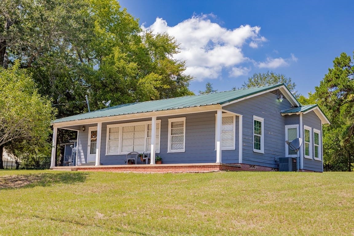 Property Photo:  306 W Broadway St.  TX 75755 