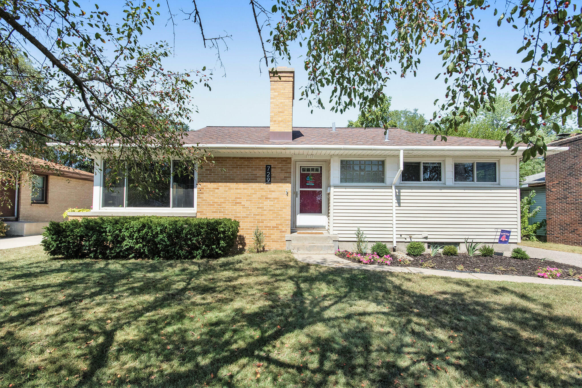 Property Photo:  729 Oakcrest Street SW  MI 49509 