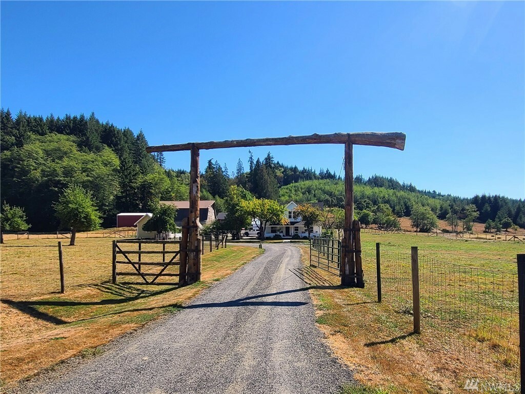 Property Photo:  2266 Salzer Valley Rd  WA 98531 