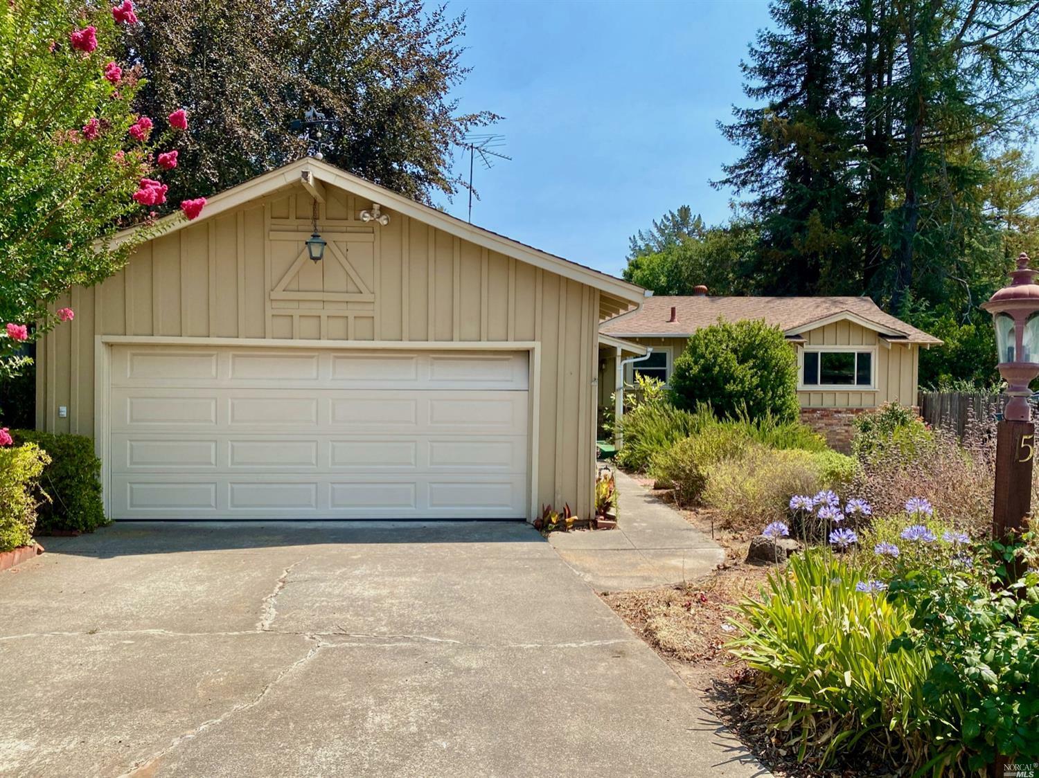 Property Photo: 15 Rosemont Circle CA 94558