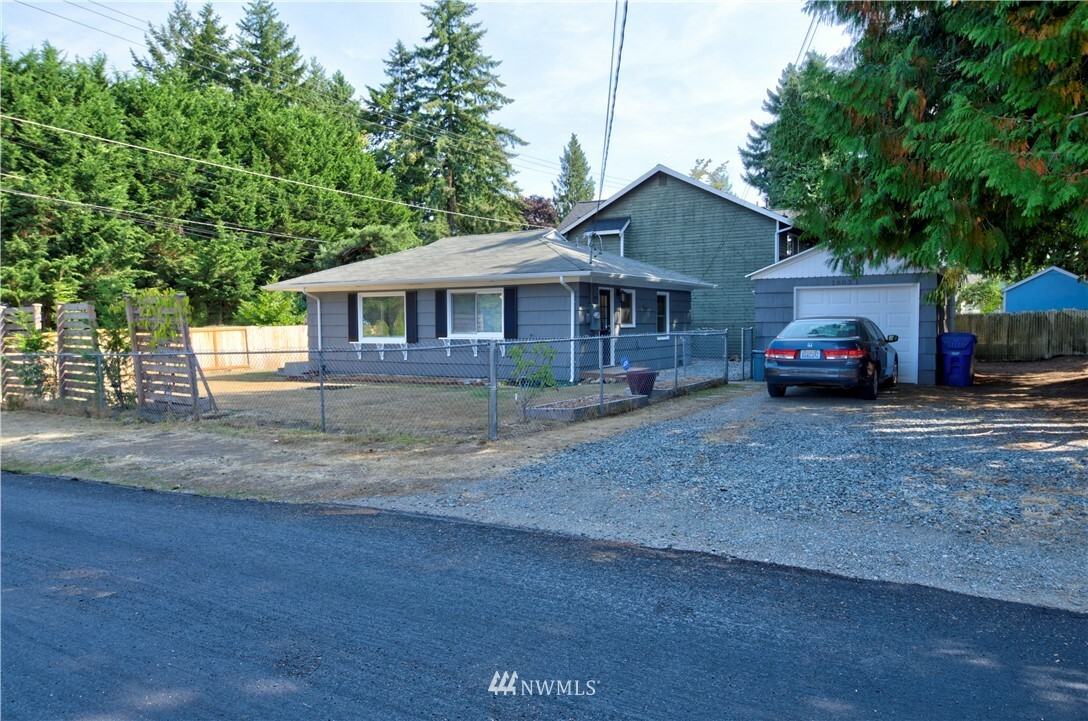 Property Photo:  1603 N 145th Street  WA 98133 