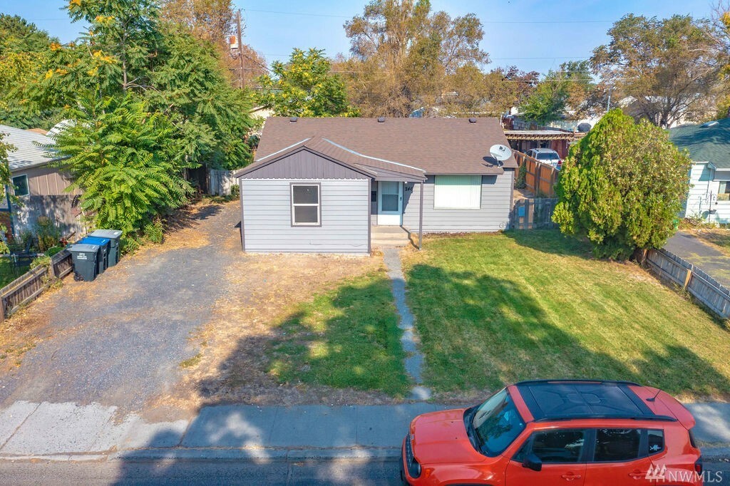 Property Photo:  246 W Knolls Vista Dr  WA 98837 