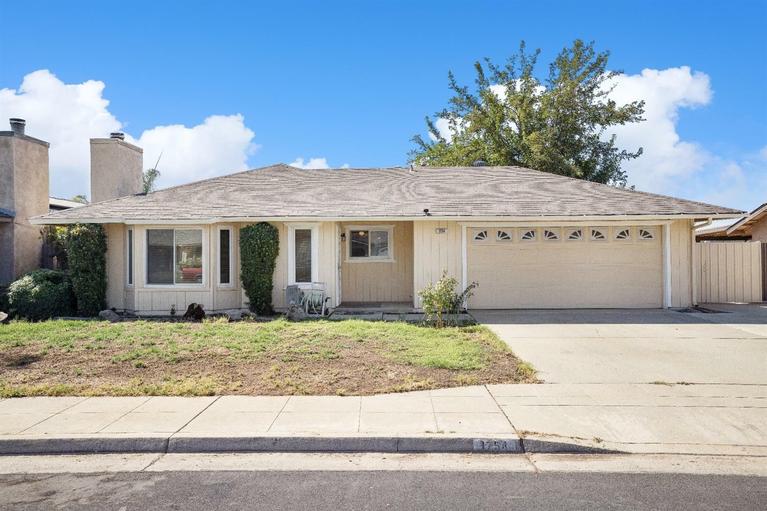 Property Photo:  1754 Ashcroft Avenue  CA 93611 