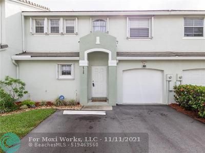Property Photo: 4730 Grapevine Way 4730 FL 33331