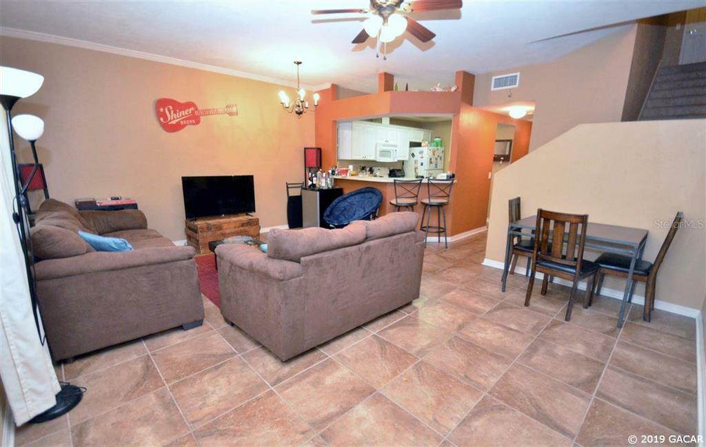 Property Photo:  525 NW 50th Boulevard  FL 32607 