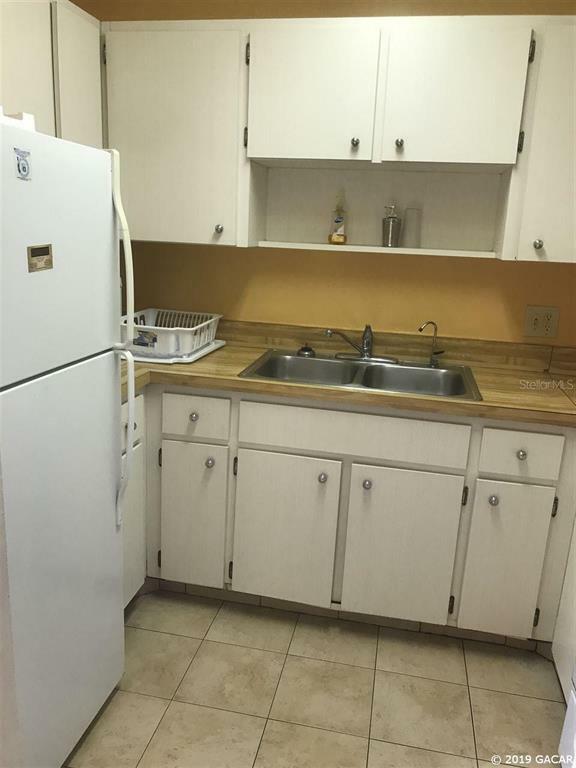 Property Photo:  914 SW 8th Avenue Unit 28  FL 32601 