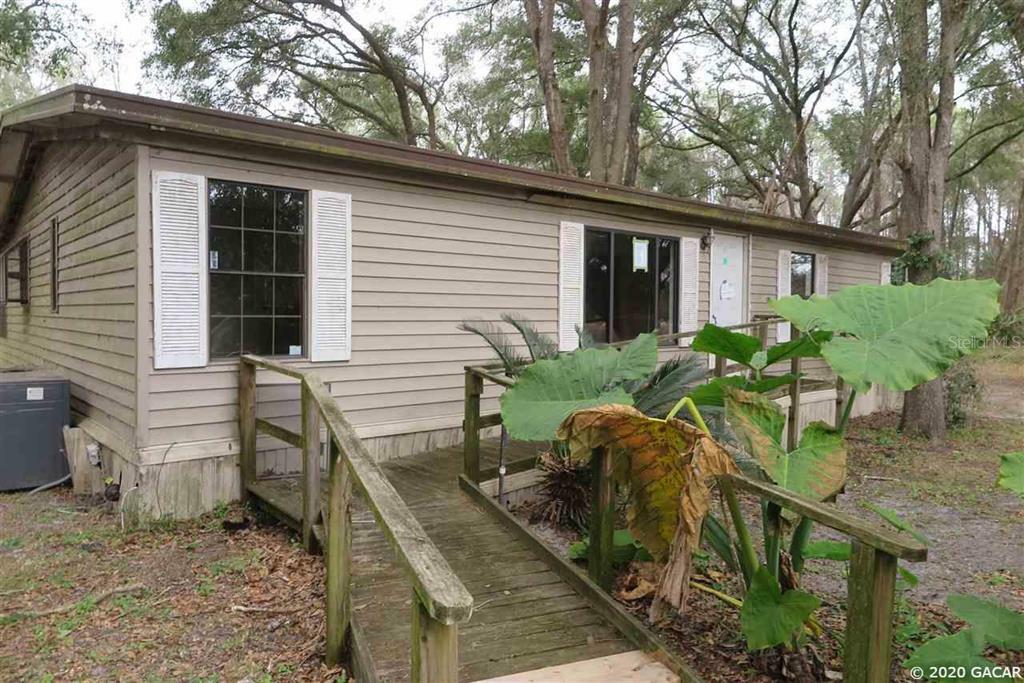 Property Photo:  24708 NW 122nd Avenue  FL 32615 