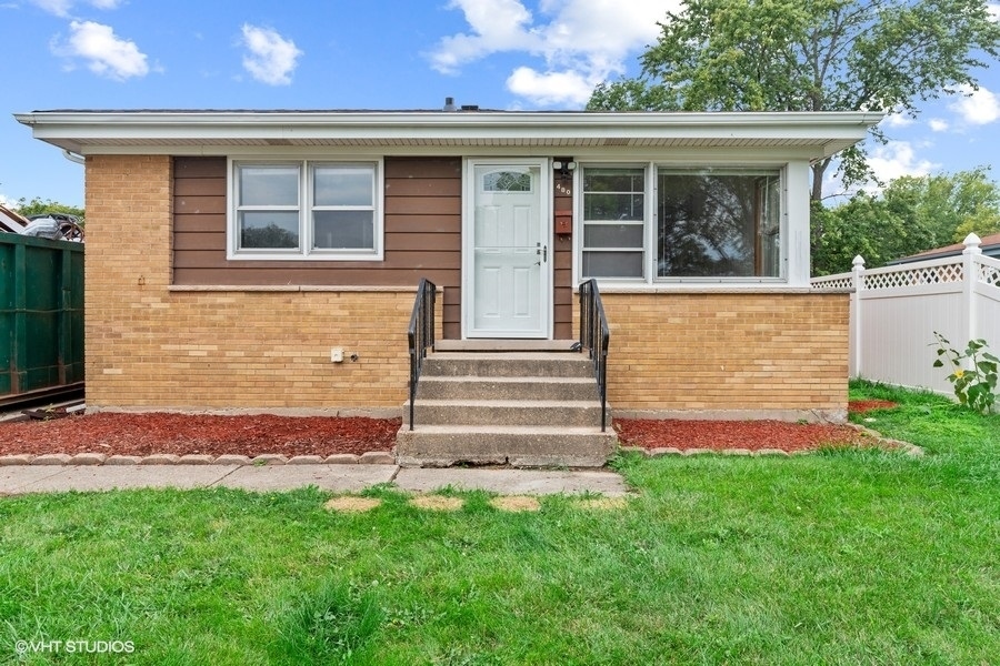 Property Photo:  480 Radcliffe Avenue  IL 60016 