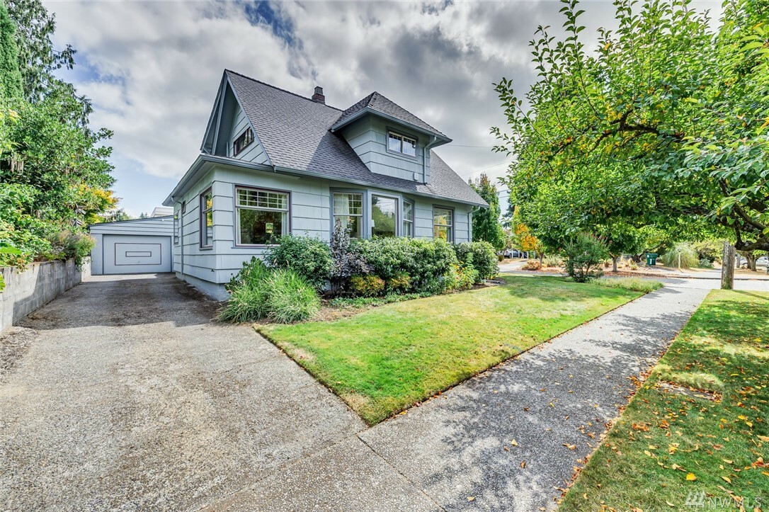 Property Photo:  2306 NE 73rd St  WA 98115 