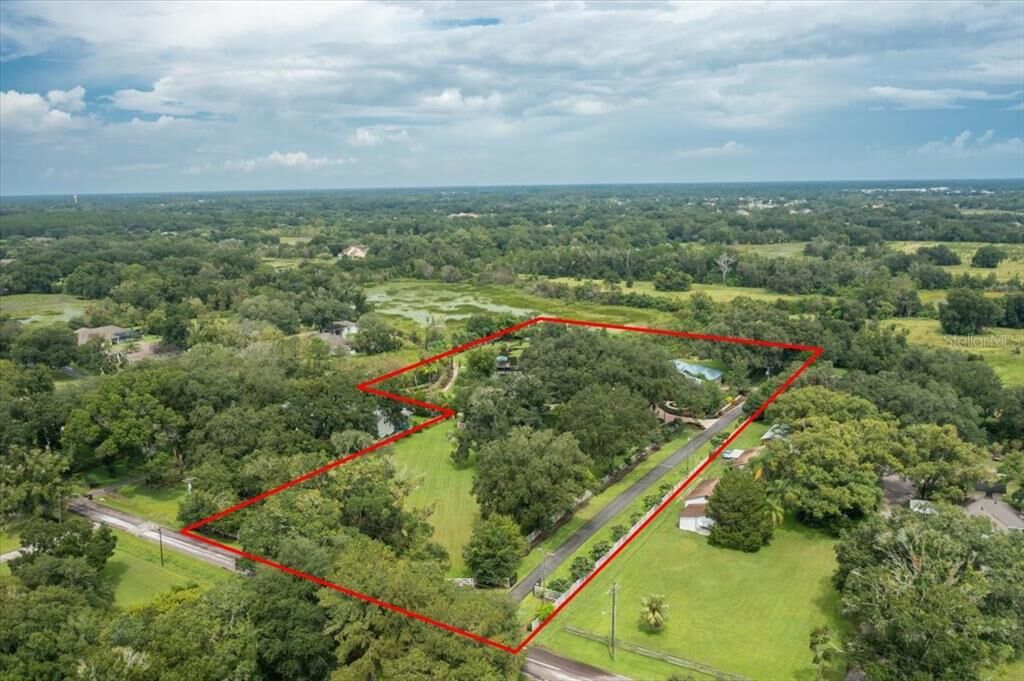 Property Photo:  1926 Wallace Road  FL 33549 