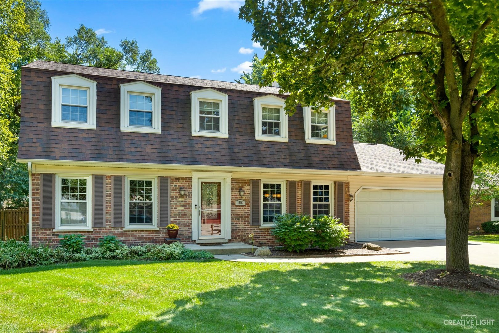 Property Photo: 1816 Winola Court IL 60565