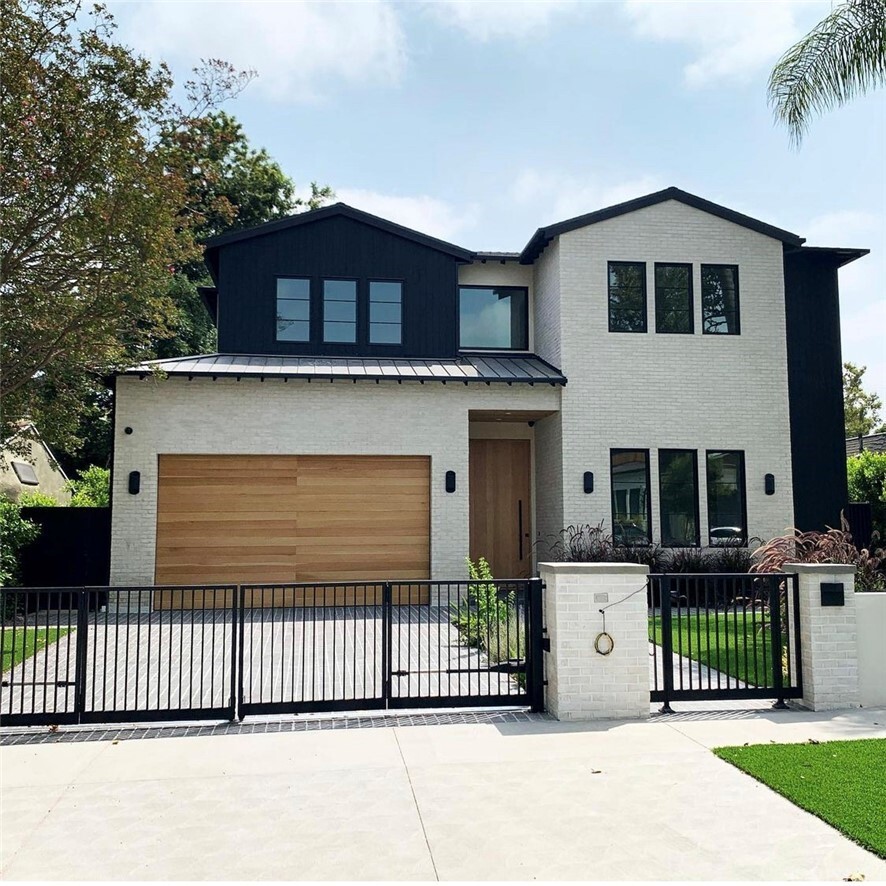 Property Photo:  4220 Allott Avenue  CA 91423 