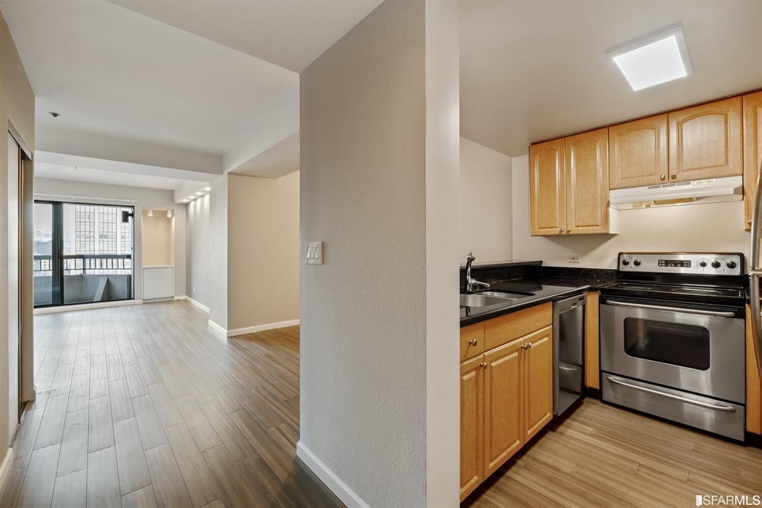 Property Photo:  601 Van Ness Avenue 812  CA 94102