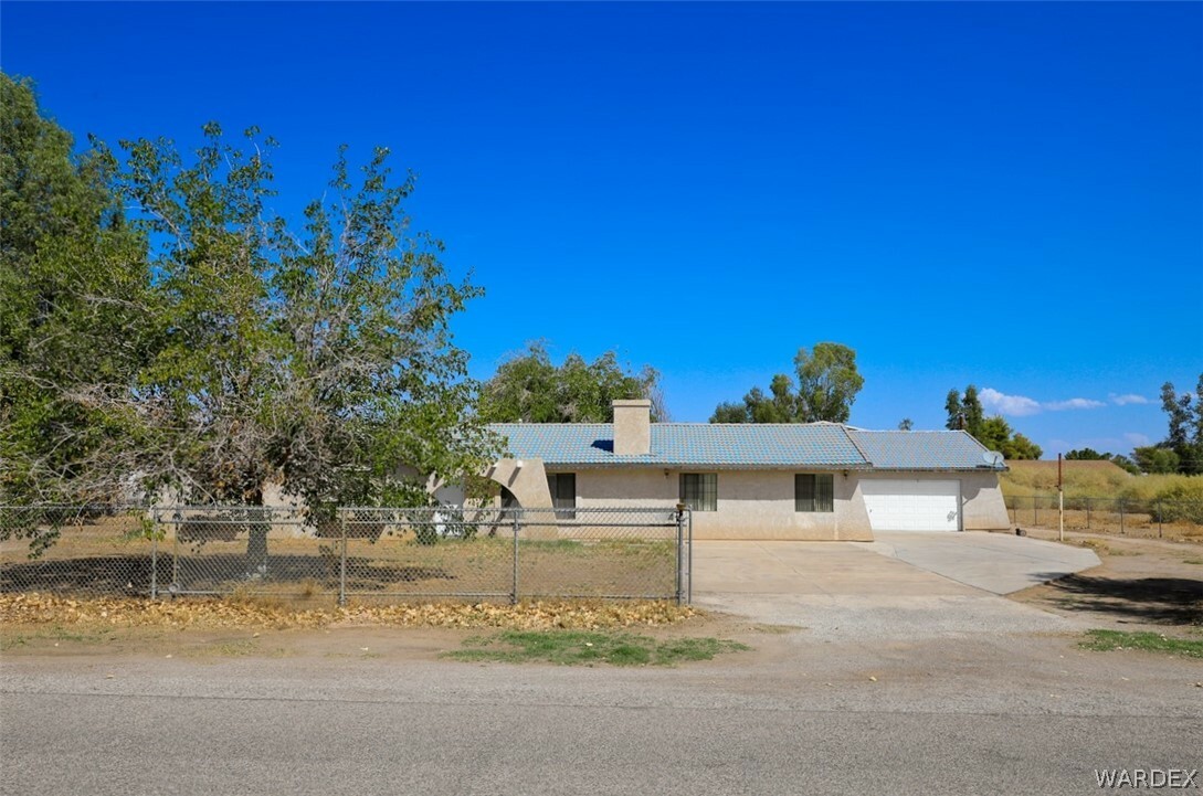 Property Photo: 1665 E South Drive AZ 86440